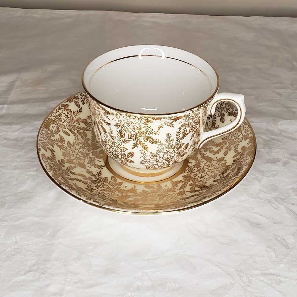 Colclough Gold Floral Chintz Bone China teacup Saucer